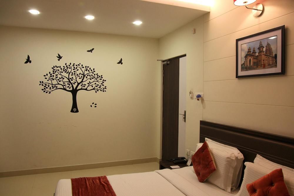 Collection O 45990 Premiere Villa Kakarmatha Ngoại thất bức ảnh