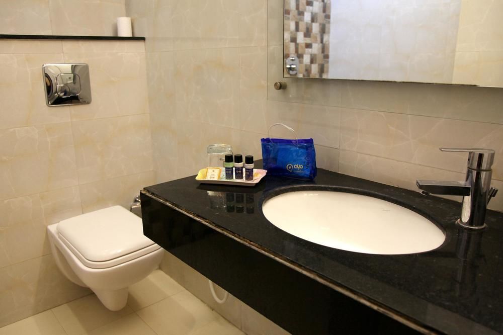 Collection O 45990 Premiere Villa Kakarmatha Ngoại thất bức ảnh