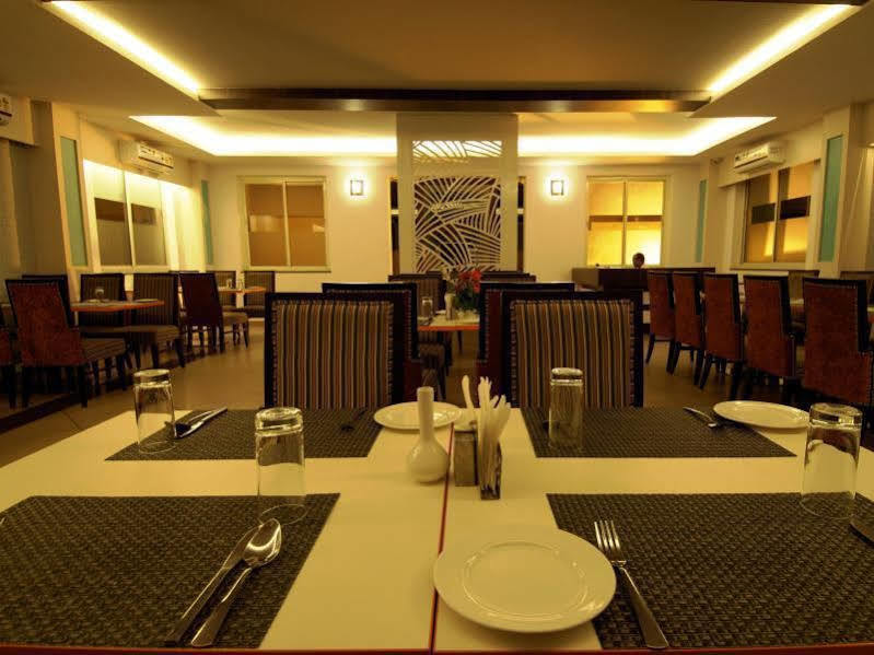 Collection O 45990 Premiere Villa Kakarmatha Ngoại thất bức ảnh