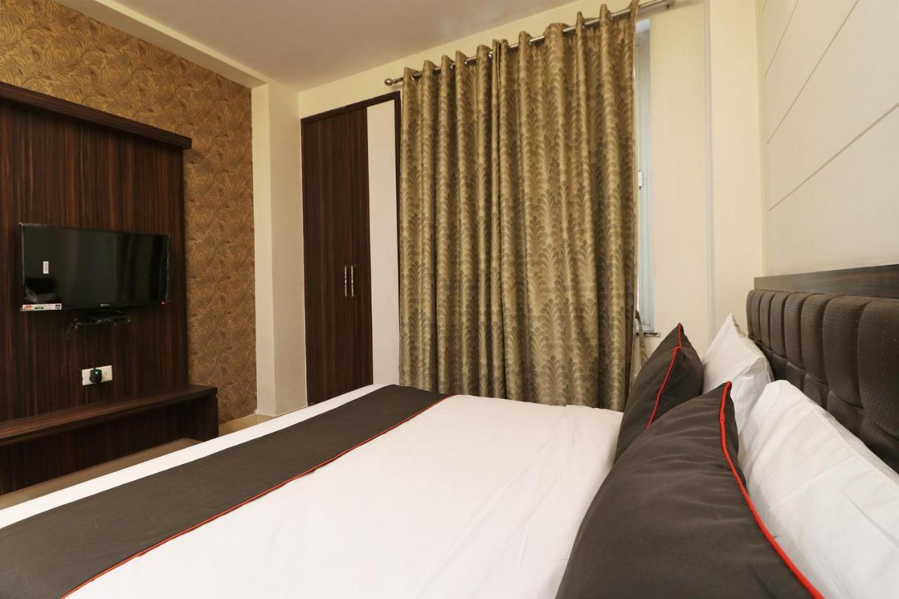 Collection O 45990 Premiere Villa Kakarmatha Ngoại thất bức ảnh