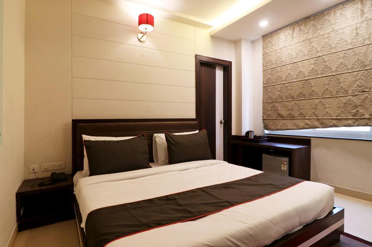 Collection O 45990 Premiere Villa Kakarmatha Ngoại thất bức ảnh