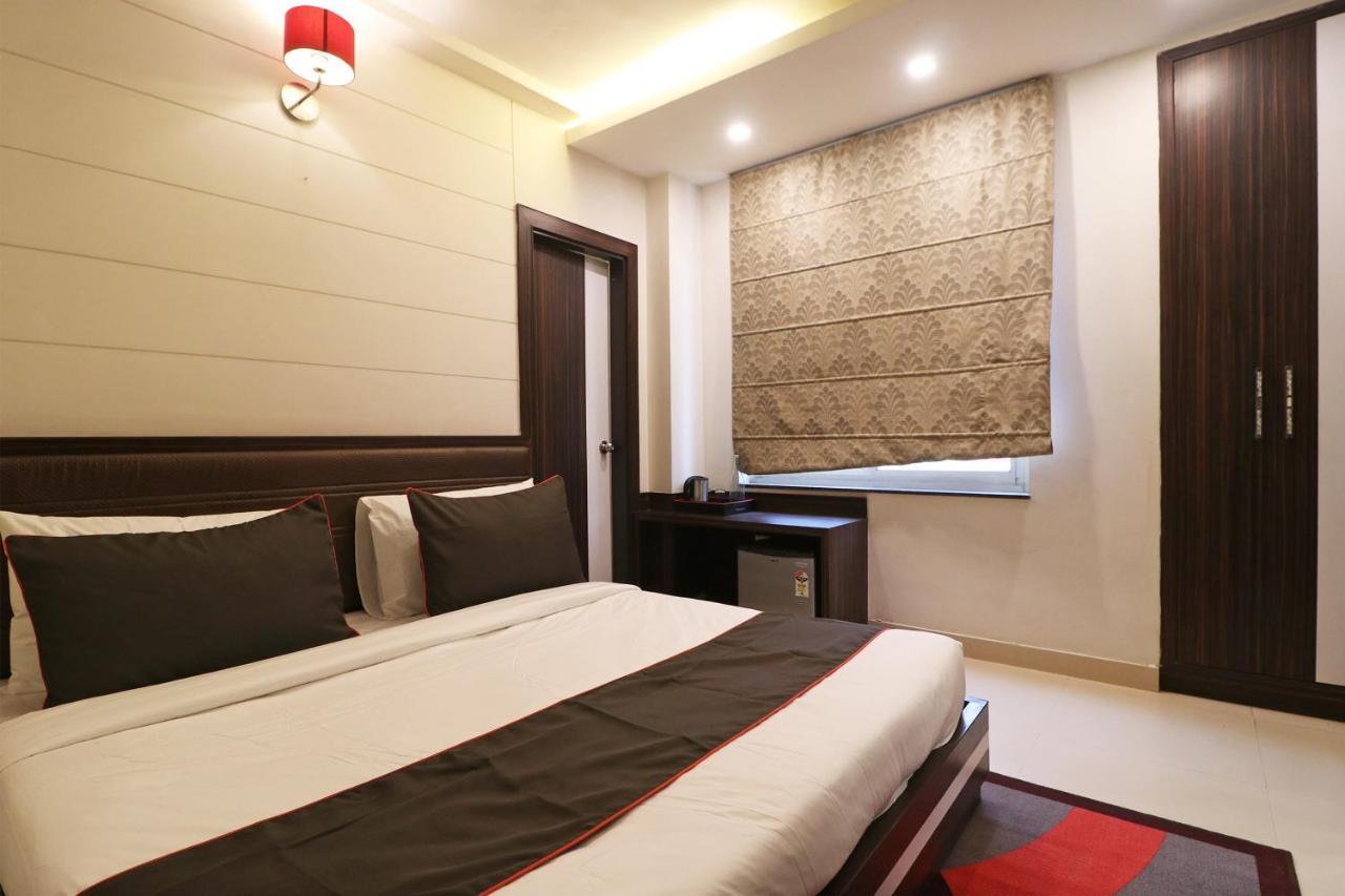 Collection O 45990 Premiere Villa Kakarmatha Ngoại thất bức ảnh