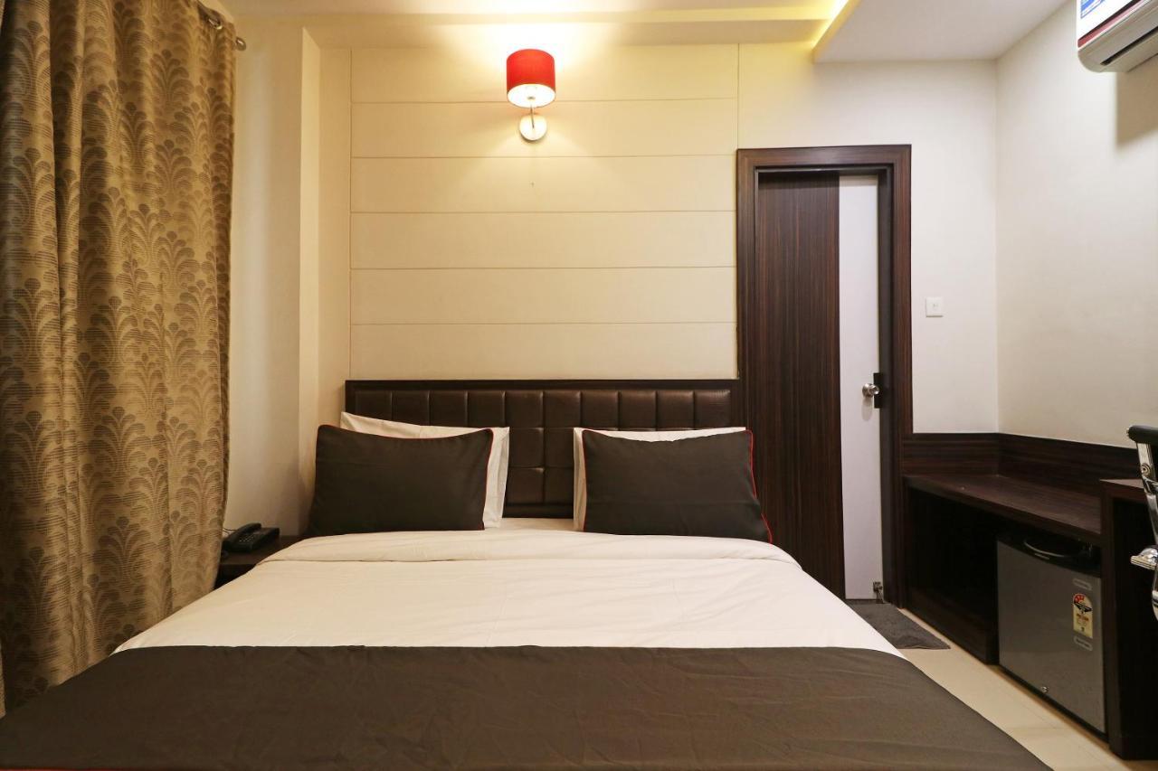 Collection O 45990 Premiere Villa Kakarmatha Ngoại thất bức ảnh