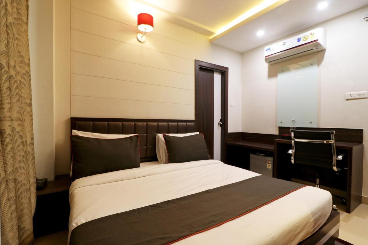 Collection O 45990 Premiere Villa Kakarmatha Ngoại thất bức ảnh