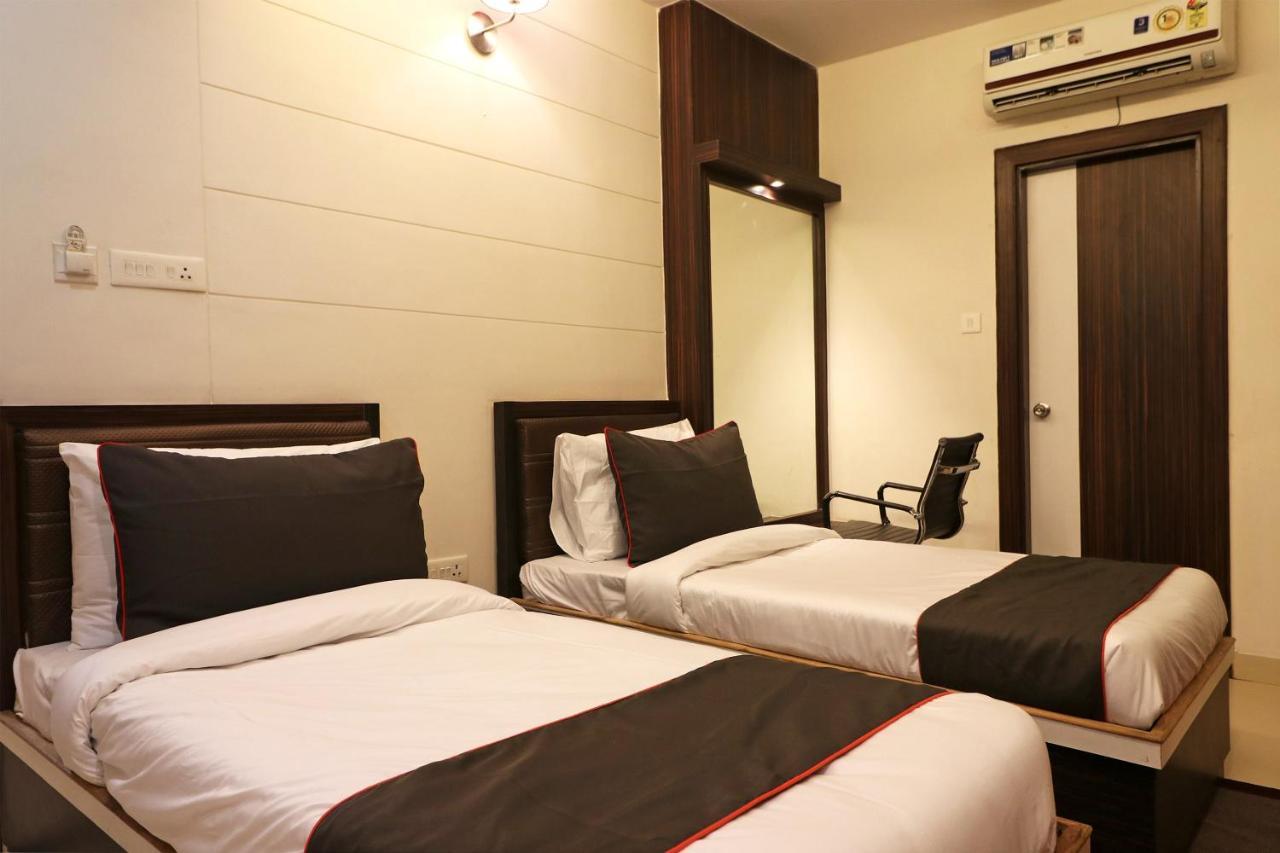Collection O 45990 Premiere Villa Kakarmatha Ngoại thất bức ảnh